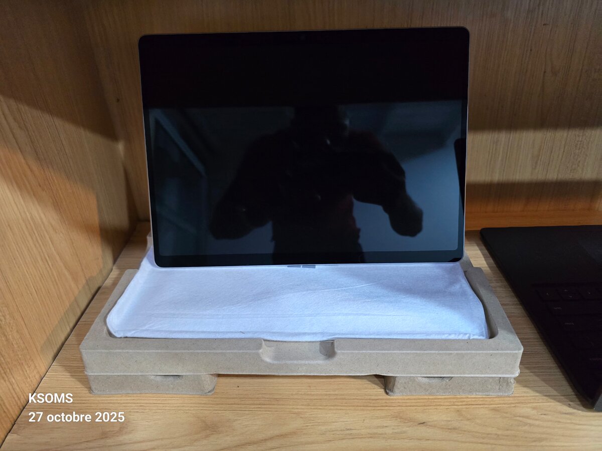 SURFACE PRO 10 CORE ULTRA 5