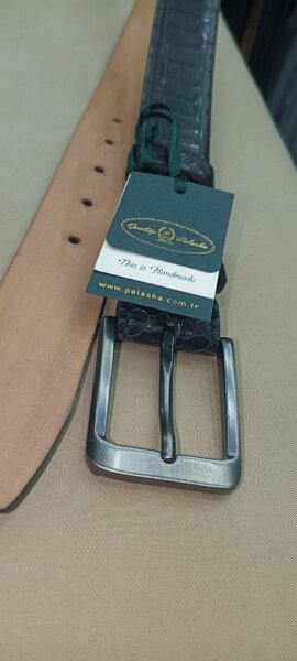 Ceinture en cuir crocodile élégante