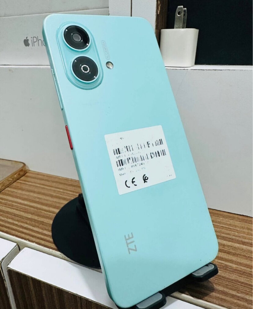 Smartphone ZTE 5G moderne