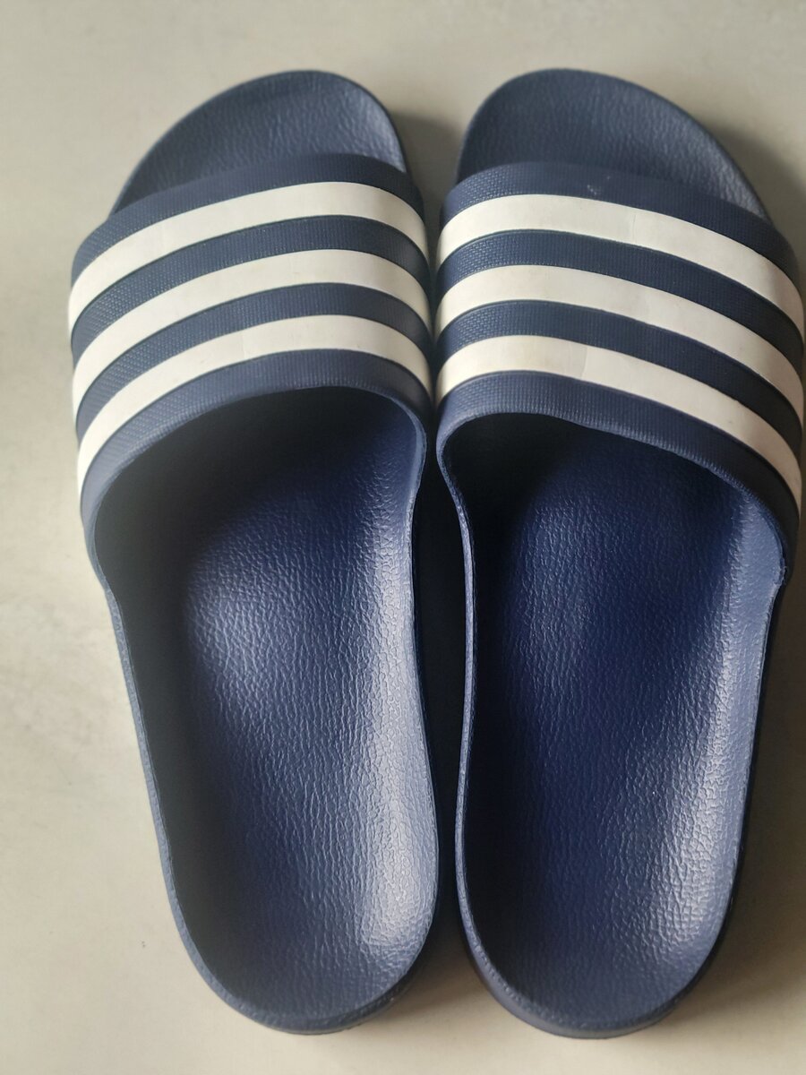 Claquettes Adidas unisexes