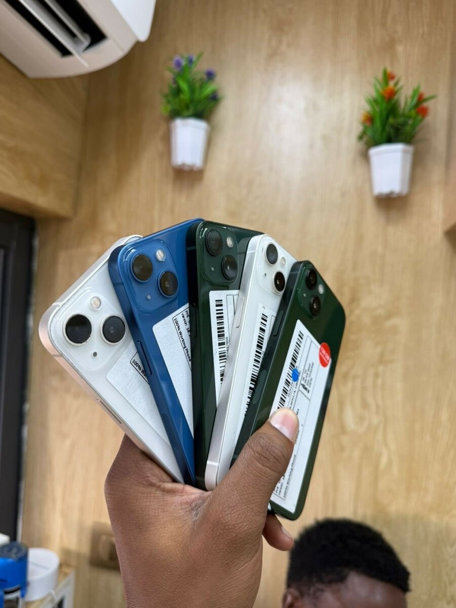 IPHONE 13 quasi neuf