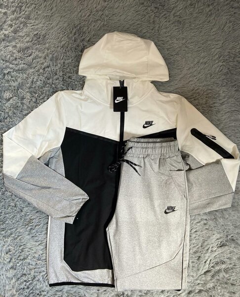 Nike tech fleece Size M and L