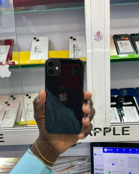 iPhone 11 Noir - 64 Go