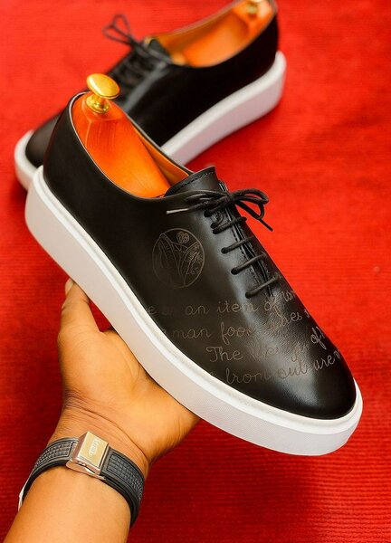 Chaussures Sneakers en Cuir Noir