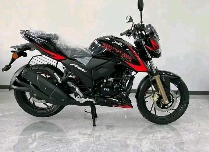 Moto TVS Apache RTR élégante