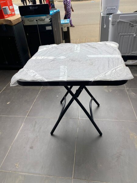 Table pliante en verre élégante