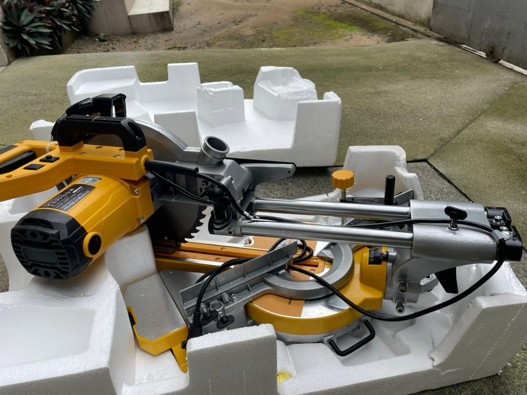 Scie à onglet puissante