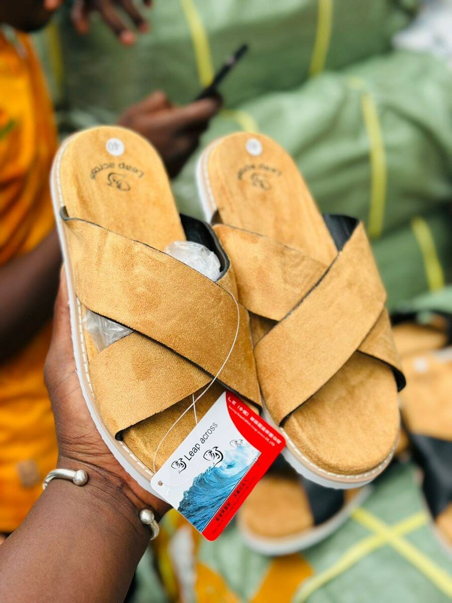 Sandales croisées pour hommes
