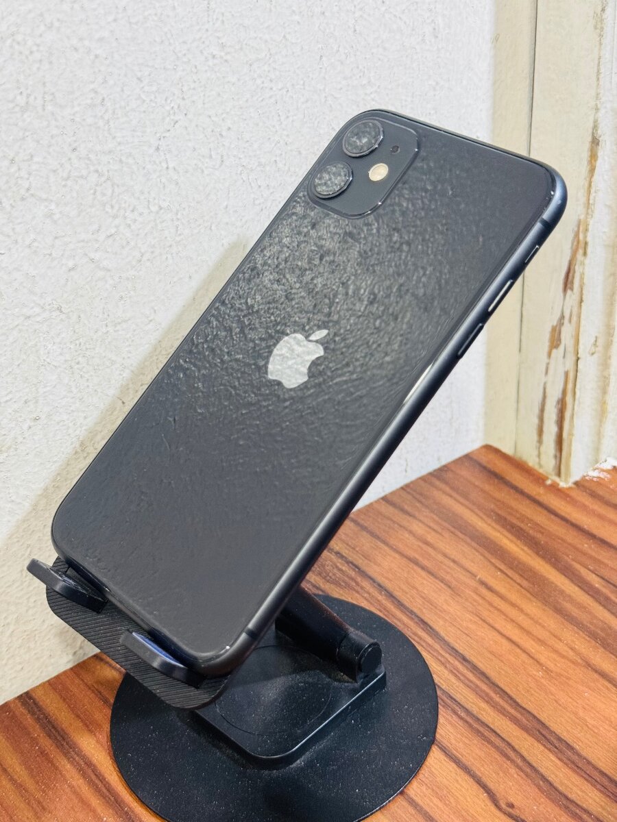 iPhone 11 64gb ( vendu avec reçu )