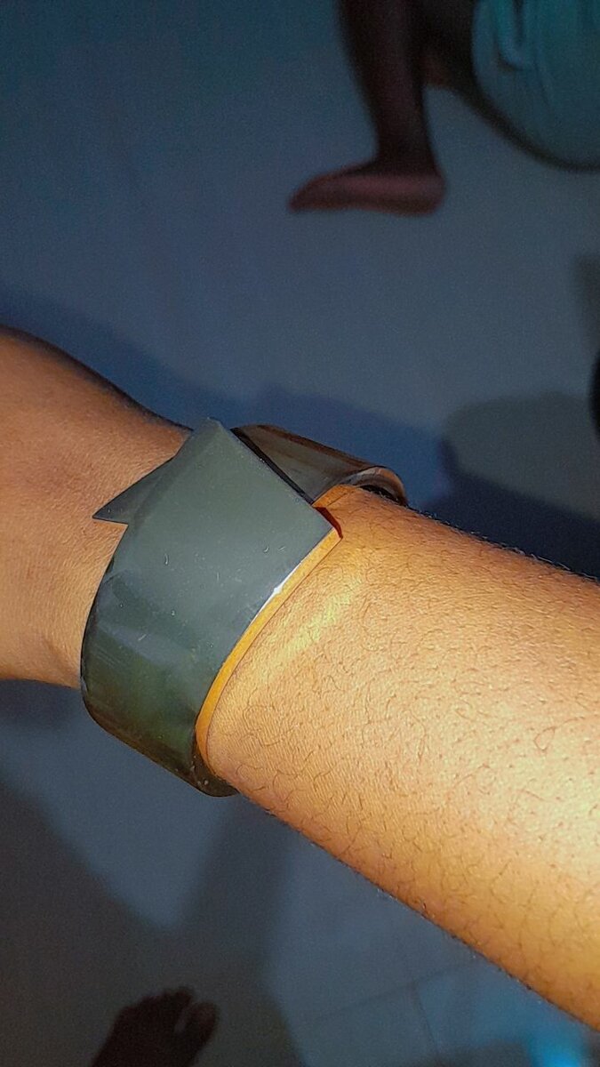 Bracelet manchette moderne