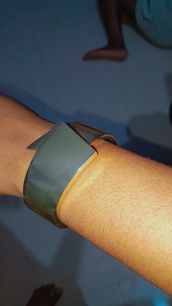 Bracelet manchette moderne