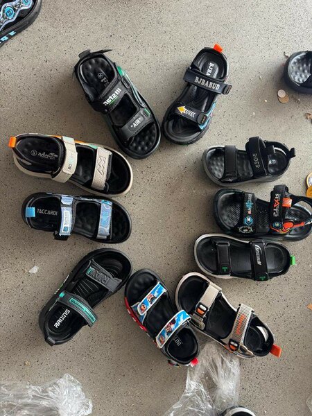 Sandales pour enfants colorées