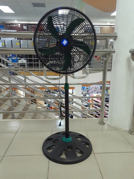 18" standing fan