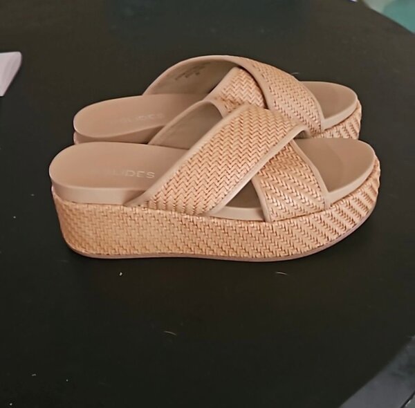 Sandales à plateforme tressée