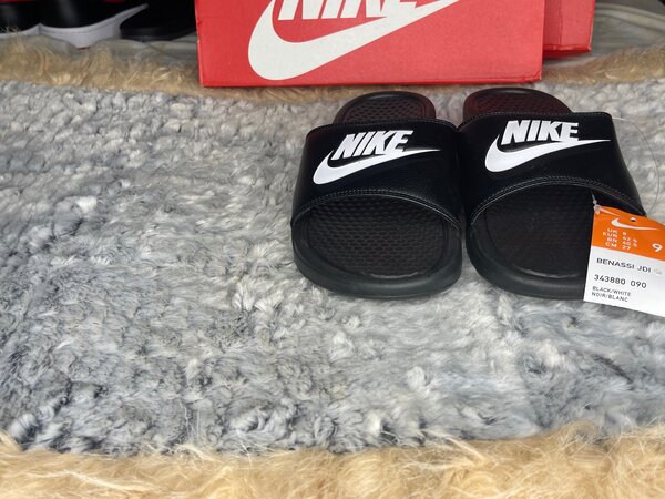 Nike slides
