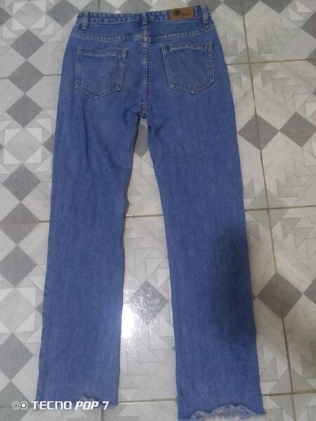 Jeans déchirés tendance homme