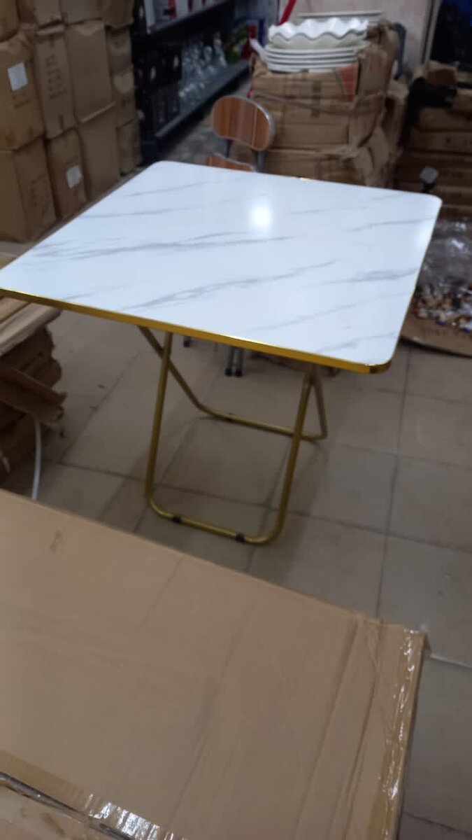 Table pliante moderne carrée