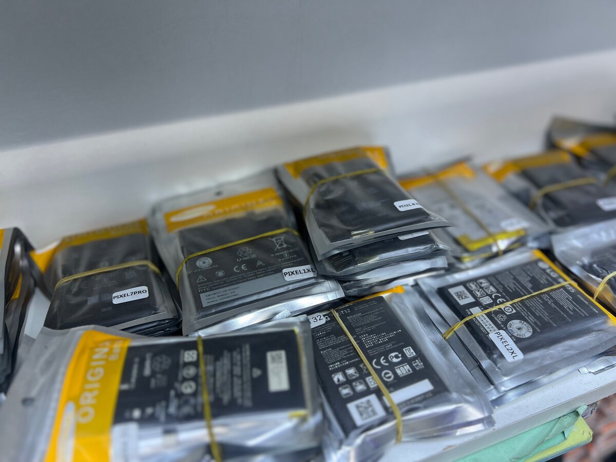 Batterys ,iPhone, Samsung , pixel all models in stock