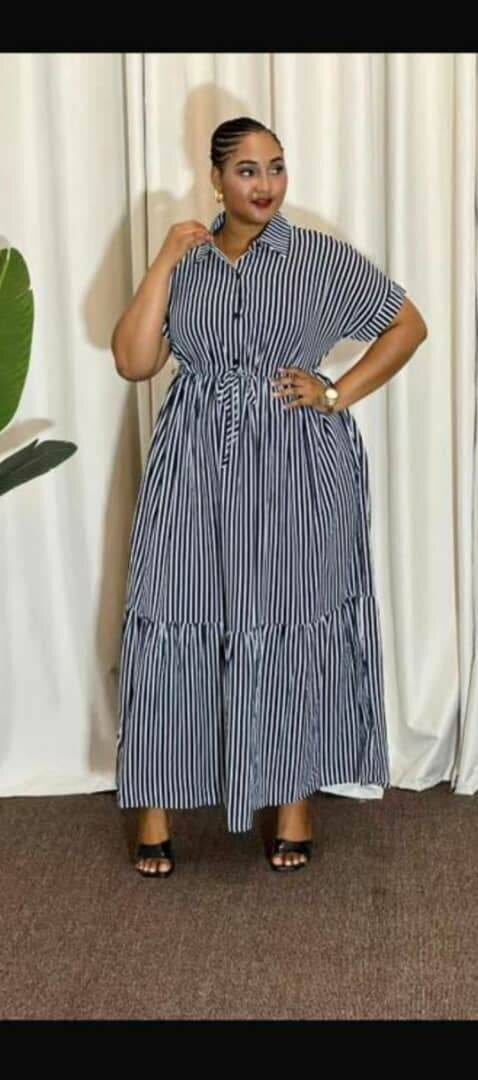 Robe chemise rayée élégante