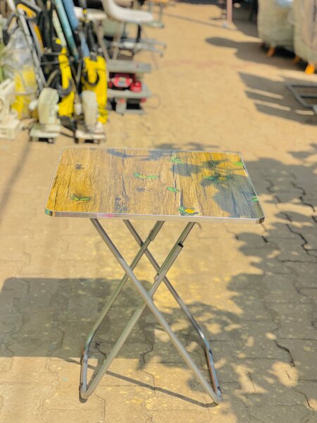 Table pliante en bois