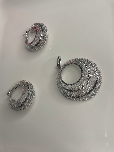 Collier et Boucles d'Oreilles Élégantes en Argent