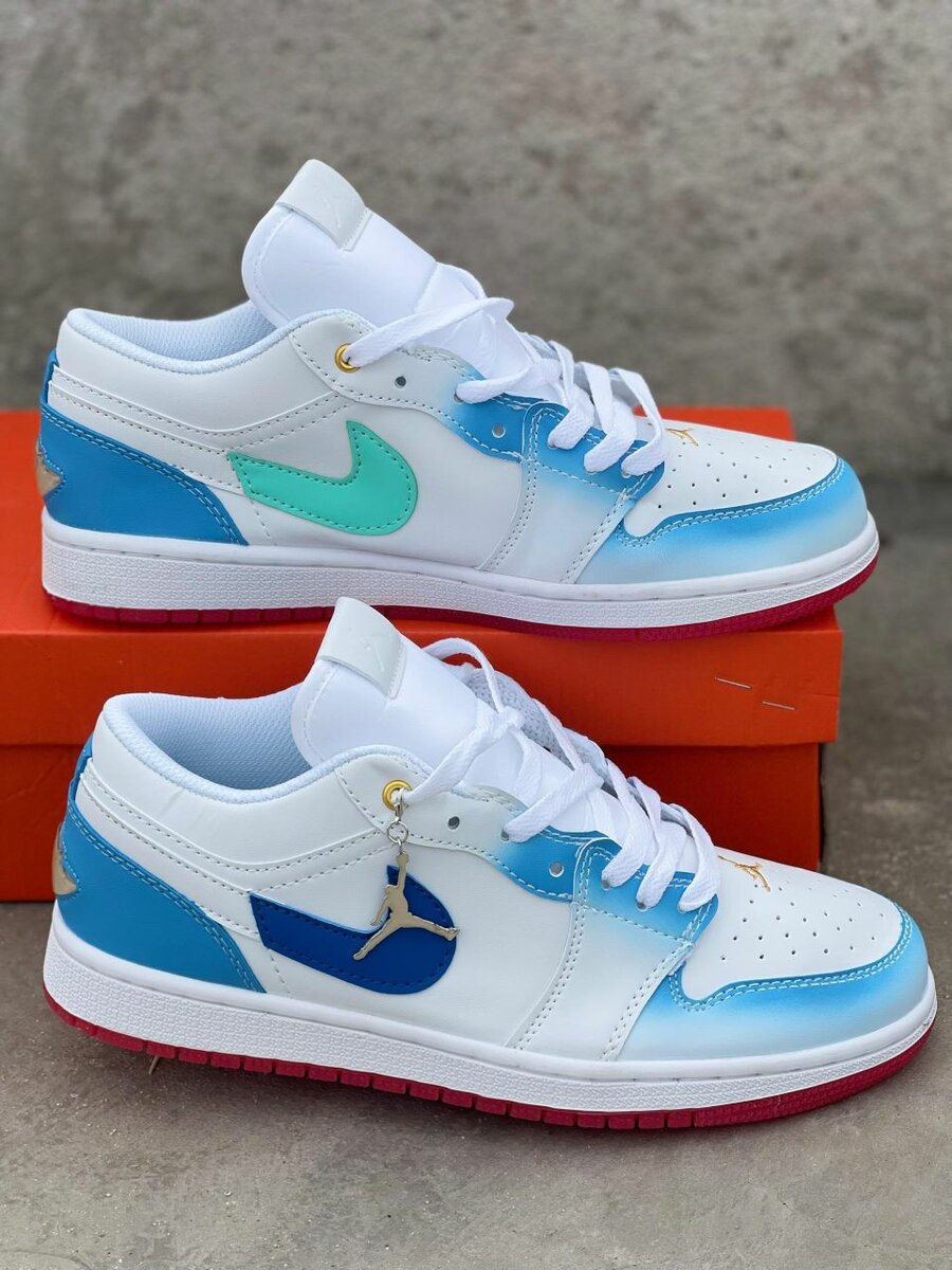 Baskets multicolores tendance