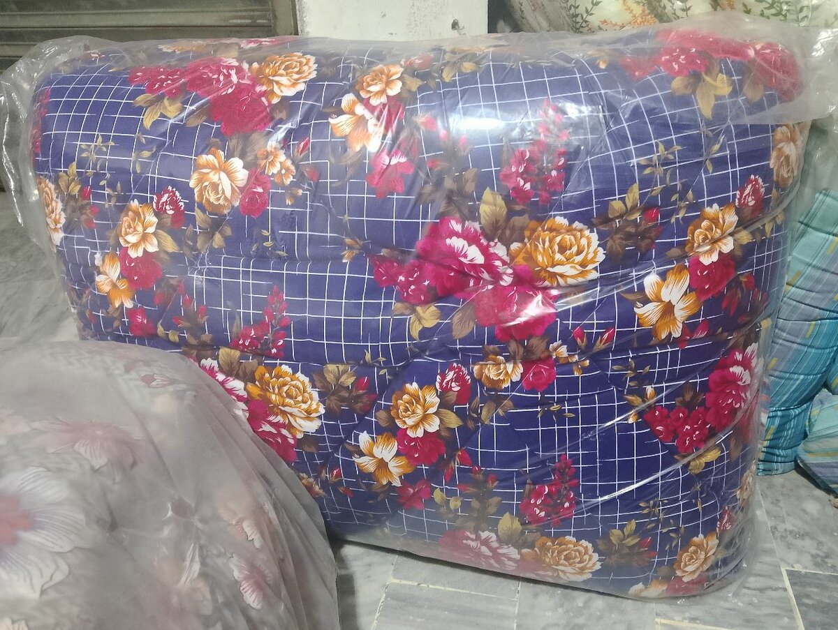 Polyester Quilts (Razai) single & double available