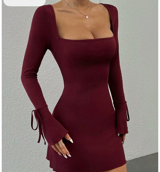 Robe moulante bordeaux élégante