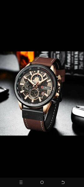 Montre de luxe en or brillant