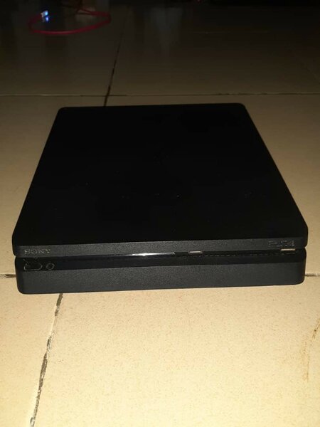 Sony PlayStation 4 Slim