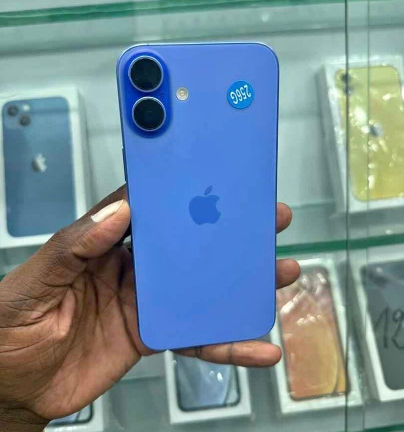 iPhone 16 bleu