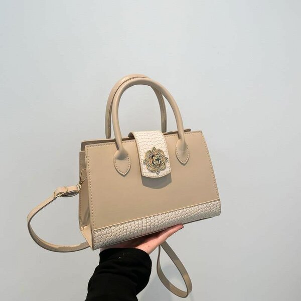 Ladies casual handbags