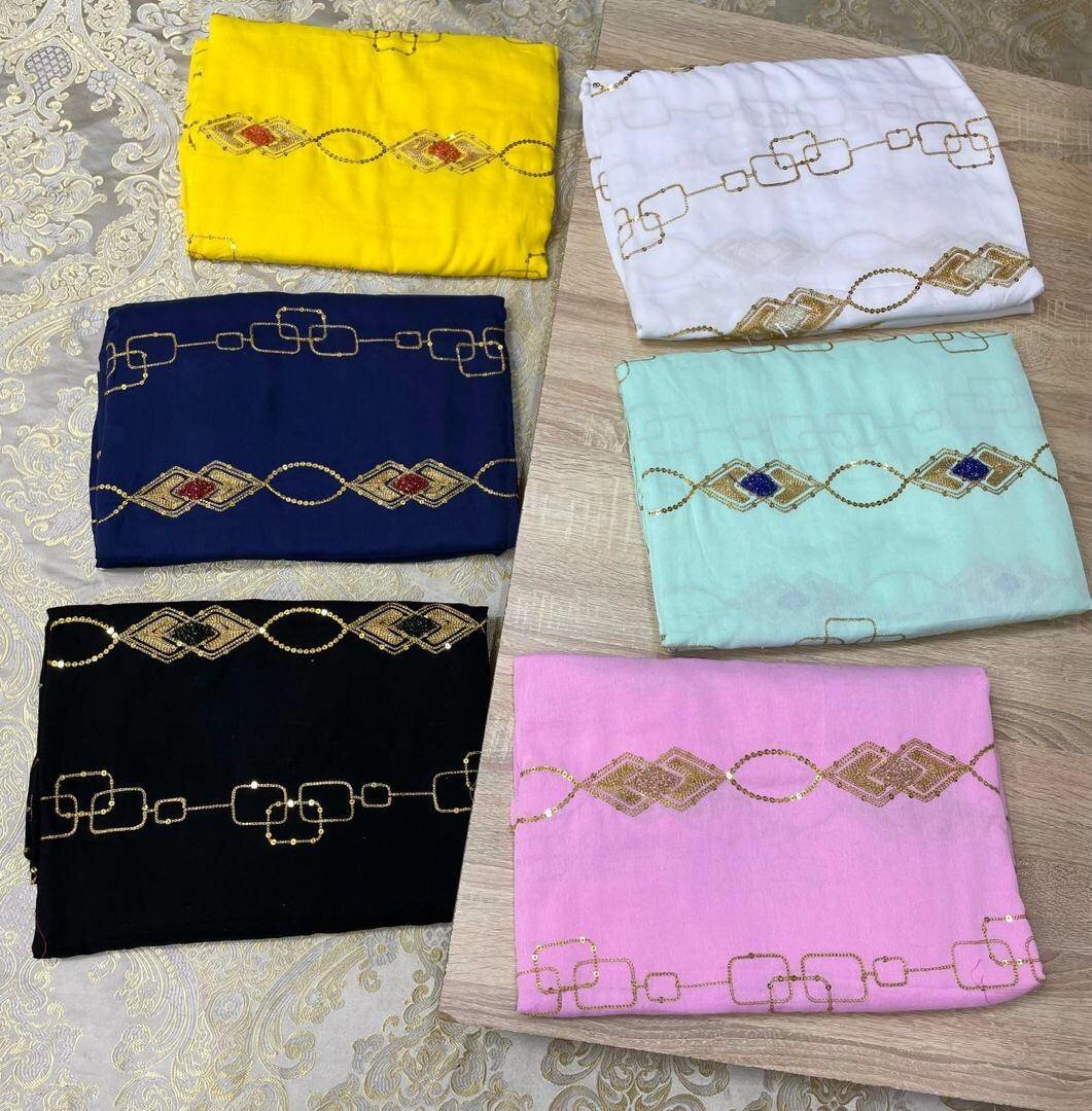Lot de Tissus Colorés Brodés