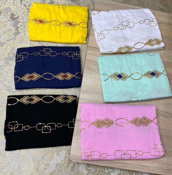Lot de Tissus Colorés Brodés