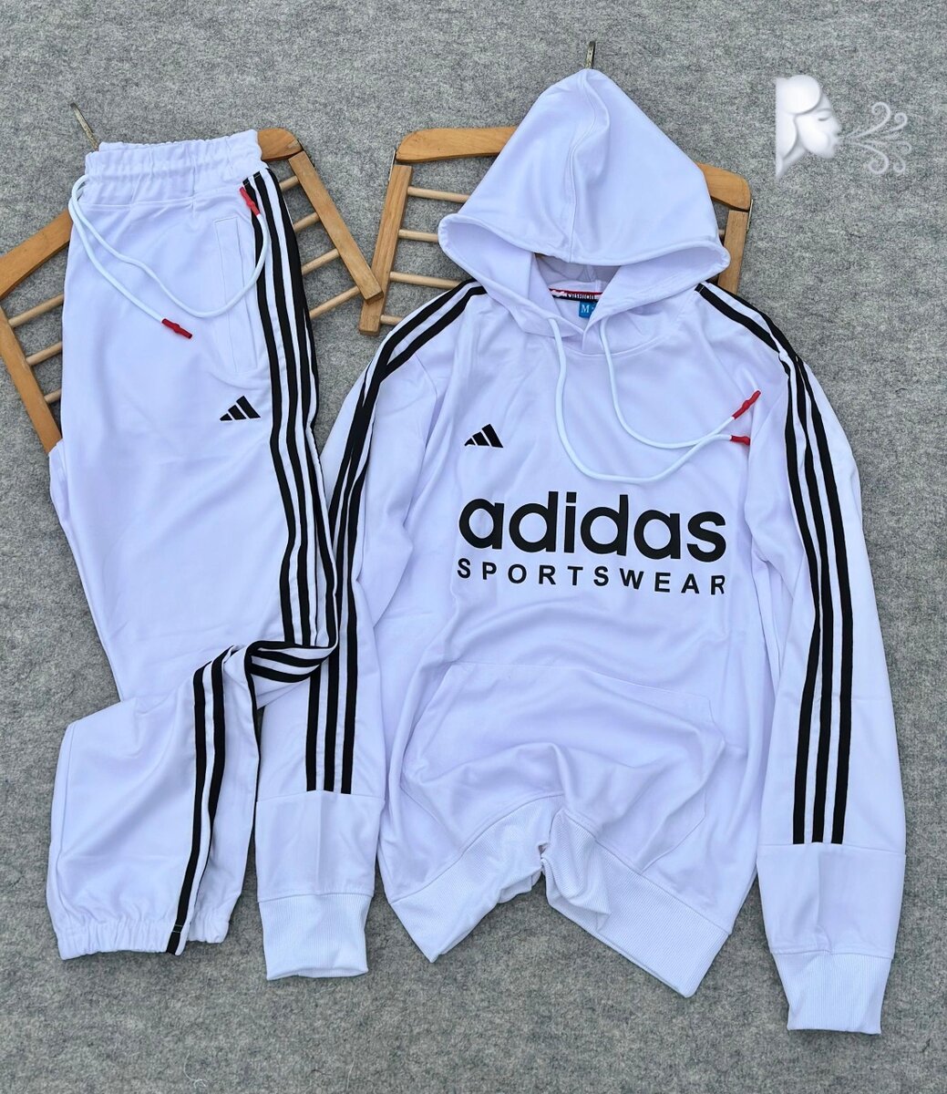 Ensemble de survêtements Adidas