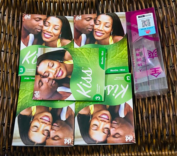 15 préservatifs + 1 lubrifiant