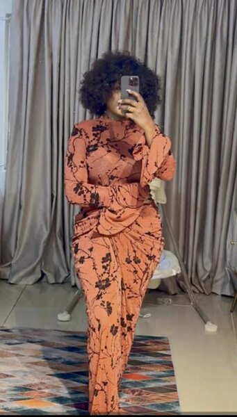 Robe longue élégante à motifs