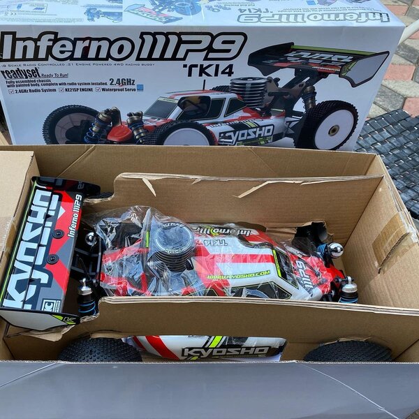 Voiture RC Kyosho Inferno MP9
