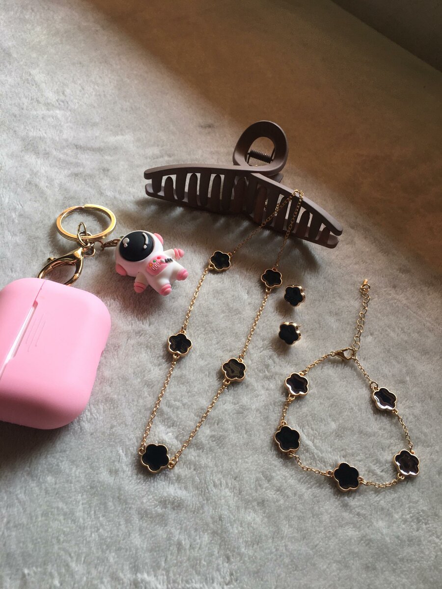 Clover and teardrop set