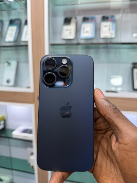 iPhone 15pro 128Go tout passe