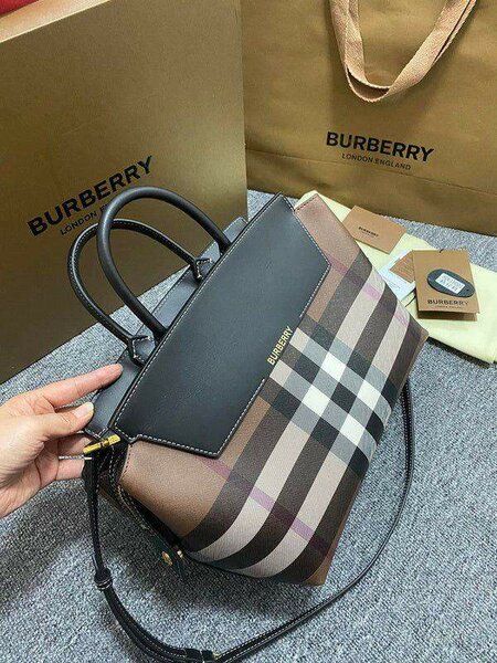 Burbery ladies bag
