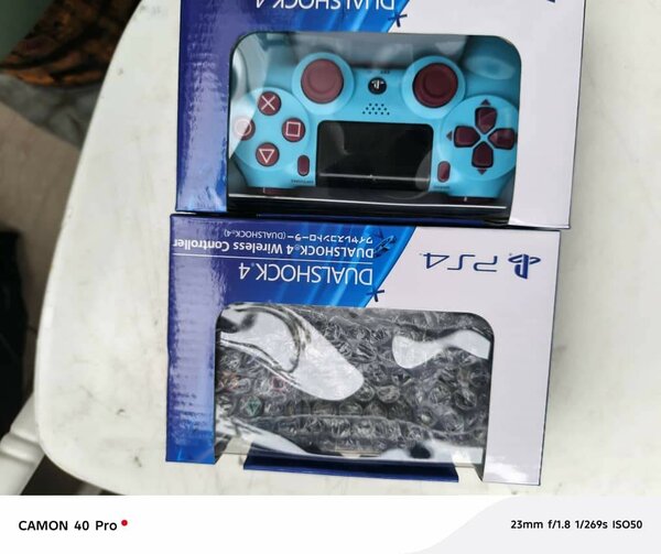 Manettes ps4 +2