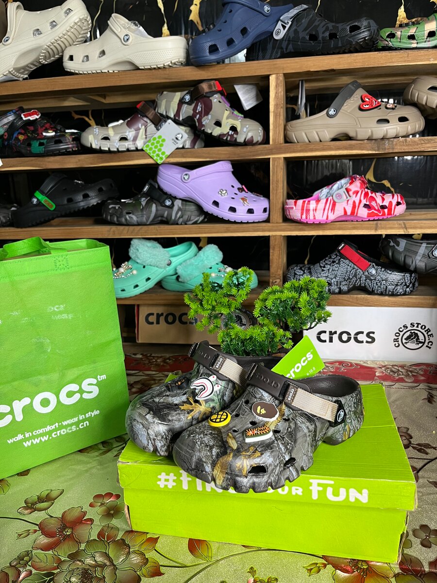 NOUVEAU CROCS BOIS