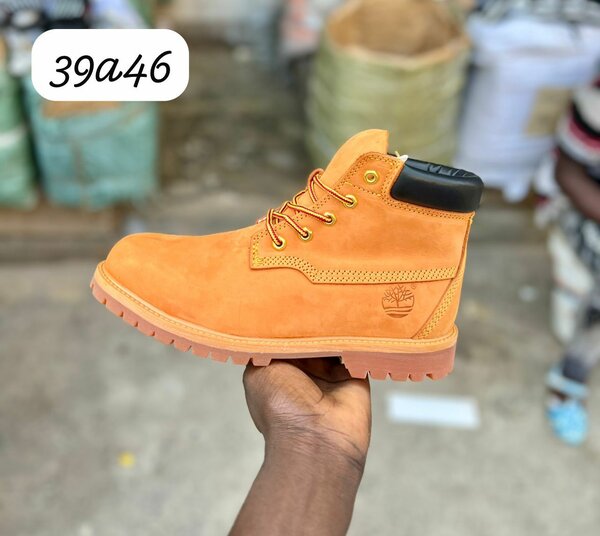 Bottes en cuir résistantes