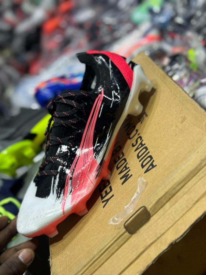 Chaussures de foot légères