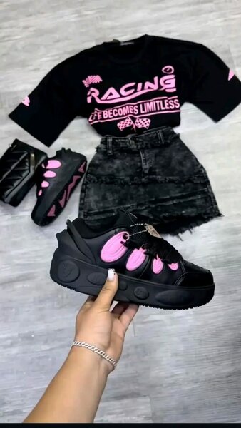 Baskets noires et roses