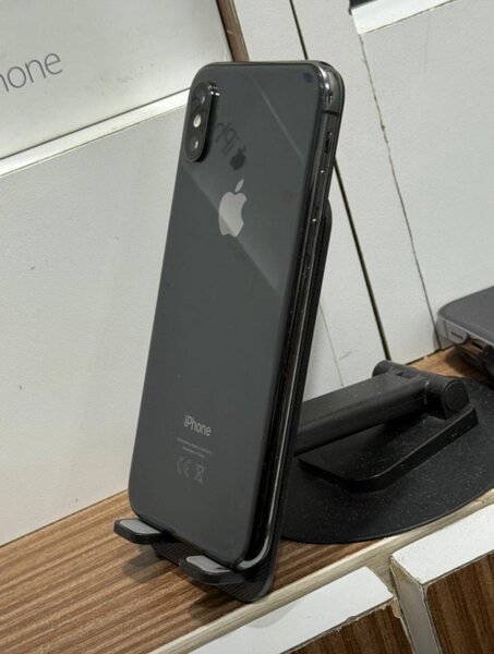 iPhone XS 64giga sans ID