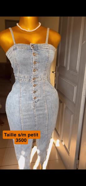 Robe en denim élégante