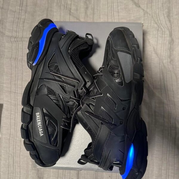 Balenciaga track