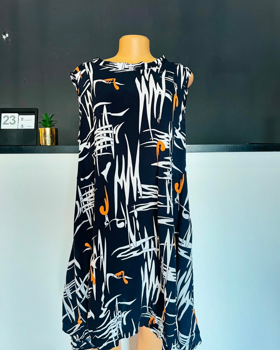  women's beautiful dress 